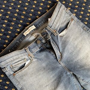 Light wash banana republic jeans, size 28